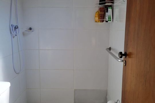 Banheiro de casa à venda com 4 quartos, 90m² em Parque Santa Madalena, São Paulo