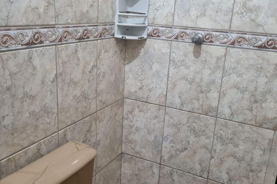 Banheiro de casa à venda com 4 quartos, 90m² em Parque Santa Madalena, São Paulo