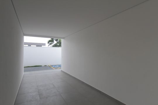 Garagem de casa de condomínio à venda com 3 quartos, 140m² em Trevo, Belo Horizonte