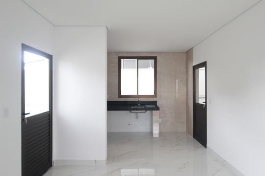 Sala de casa de condomínio à venda com 3 quartos, 140m² em Trevo, Belo Horizonte