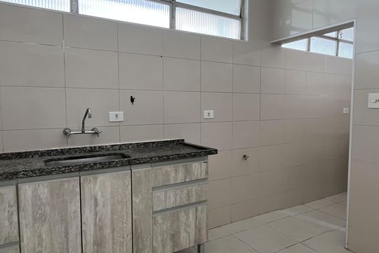 Cozinha e Área de Serviço de apartamento para alugar com 2 quartos, 81m² em José Menino, Santos