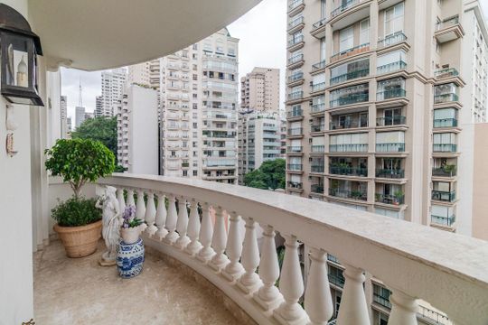Varanda de apartamento à venda com 3 quartos, 210m² em Cerqueira César, São Paulo