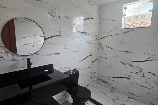 Banheiro de casa de condomínio à venda com 3 quartos, 161m² em Vargem Grande, Rio de Janeiro