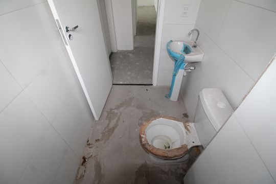 Banheiro de apartamento à venda com 2 quartos, 97m² em Piqueri, São Paulo