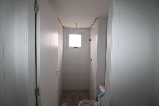 Banheiro de apartamento à venda com 1 quarto, 79m² em Piqueri, São Paulo
