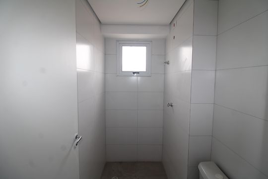 Banheiro de apartamento à venda com 1 quarto, 37m² em Piqueri, São Paulo