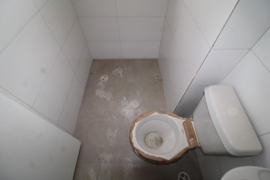 Banheiro de apartamento à venda com 2 quartos, 49m² em Piqueri, São Paulo