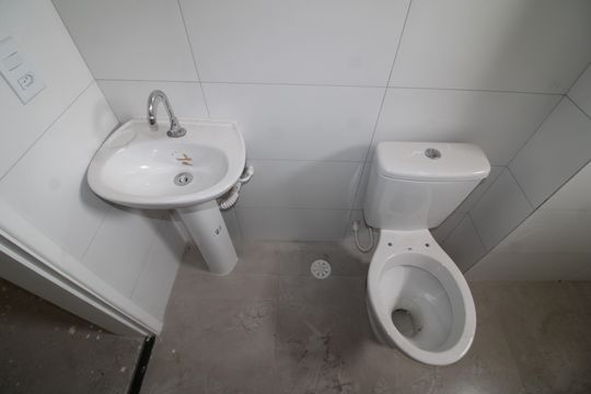 Banheiro de apartamento à venda com 2 quartos, 48m² em Piqueri, São Paulo