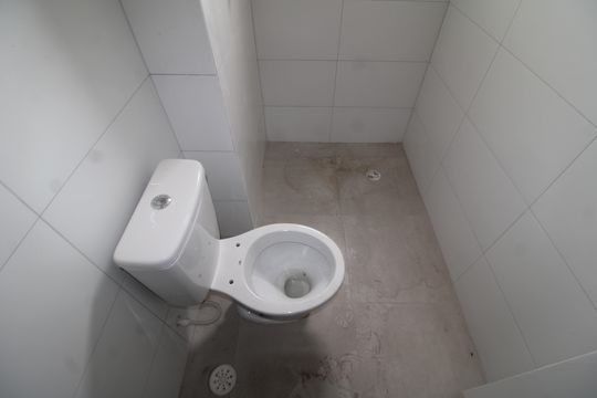 Banheiro de apartamento à venda com 2 quartos, 48m² em Piqueri, São Paulo