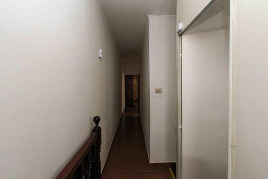 Corredor de casa para alugar com 4 quartos, 200m² em Vila Antonieta, São Paulo