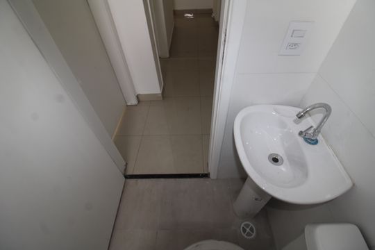 Banheiro de apartamento à venda com 2 quartos, 48m² em Piqueri, São Paulo