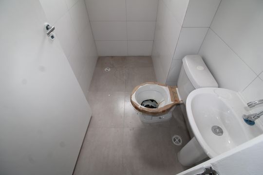 Banheiro de apartamento à venda com 1 quarto, 37m² em Piqueri, São Paulo