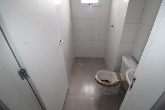 Banheiro de apartamento à venda com 1 quarto, 37m² em Piqueri, São Paulo