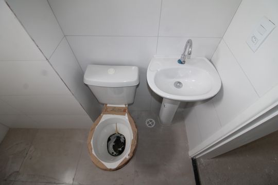 Banheiro de apartamento à venda com 2 quartos, 49m² em Piqueri, São Paulo