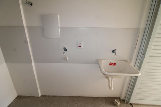 Sala / Cozinha / Área de Serviço de apartamento à venda com 2 quartos, 49m² em Piqueri, São Paulo