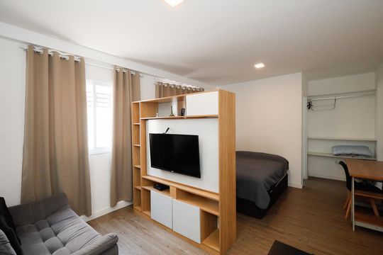 Sala / Cozinha  de apartamento à venda com 1 quarto, 31m² em Vila Mazzei, São Paulo