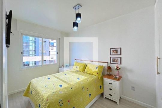 Quarto de apartamento à venda com 1 quarto, 42m² em Rio Branco, Porto Alegre