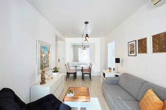 Sala de apartamento à venda com 1 quarto, 42m² em Rio Branco, Porto Alegre