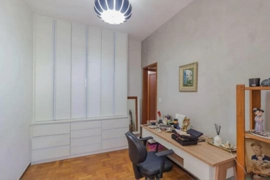 Quarto de casa para alugar com 5 quartos, 322m² em Colégio Batista, Belo Horizonte
