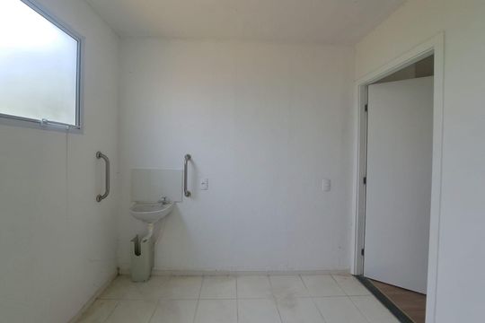 Banheiro de apartamento para alugar com 1 quarto, 42m² em Jardim do Lago, Osasco