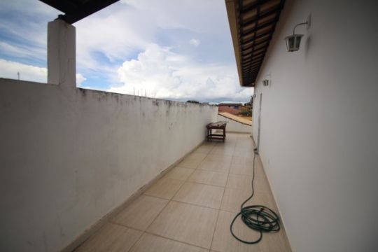 Varanda de casa para alugar com 4 quartos, 322m² em Tirol (Barreiro) , Contagem