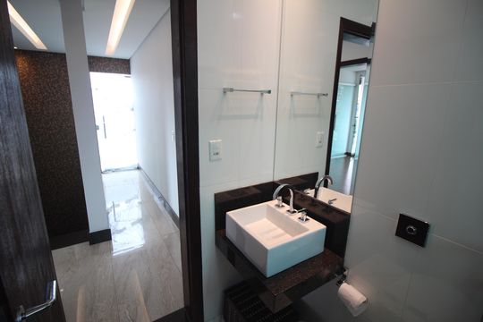 Banheiro 1 de casa para alugar com 4 quartos, 322m² em Tirol (Barreiro) , Contagem
