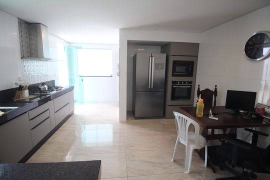 Cozinha de casa para alugar com 4 quartos, 322m² em Tirol (Barreiro) , Contagem