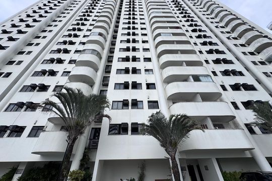 Fachada de apartamento à venda com 3 quartos, 60m² em Barra da Tijuca, Rio de Janeiro