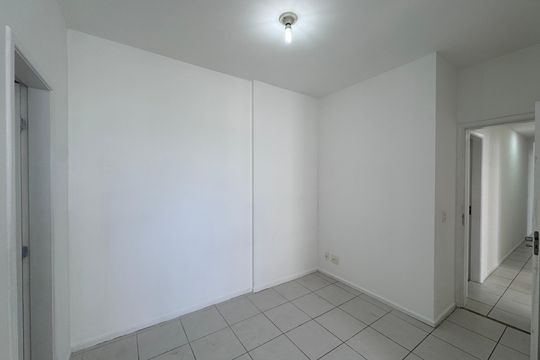 Suíte de apartamento à venda com 3 quartos, 60m² em Barra da Tijuca, Rio de Janeiro