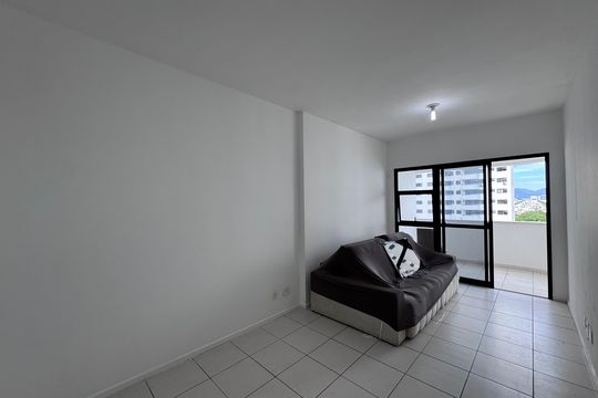 Sala de apartamento à venda com 3 quartos, 60m² em Barra da Tijuca, Rio de Janeiro