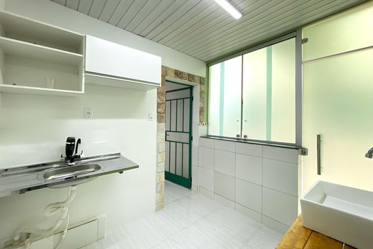 Sala de casa para alugar com 2 quartos, 40m² em Dom Cabral, Belo Horizonte