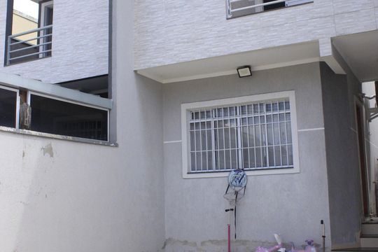 Garagem  de casa à venda com 3 quartos, 125m² em Jardim Paraventi, Guarulhos