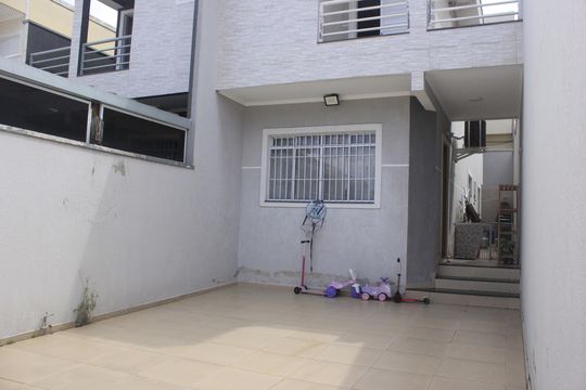 Garagem  de casa à venda com 3 quartos, 125m² em Jardim Paraventi, Guarulhos