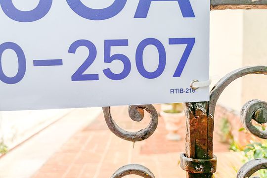 Plaquinha de casa para alugar com 4 quartos, 330m² em Lapa, São Paulo