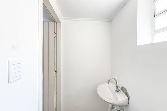 Lavabo de casa para alugar com 4 quartos, 330m² em Lapa, São Paulo