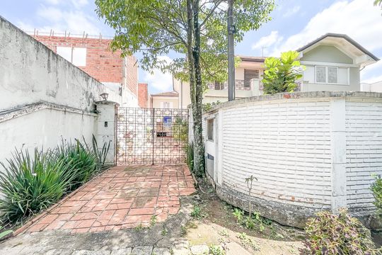 Fachada de casa para alugar com 4 quartos, 330m² em Lapa, São Paulo