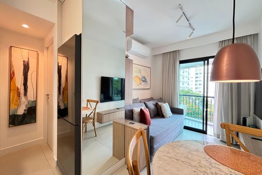 Sala/Cozinha de apartamento à venda com 1 quarto, 30m² em Indianópolis, São Paulo