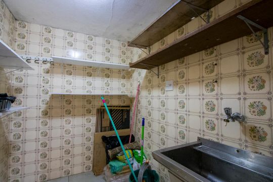 Área de serviço de casa à venda com 2 quartos, 150m² em Vila Valparaíso, Santo André