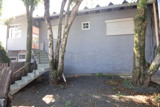 Área externa de casa para alugar com 3 quartos, 100m² em Olaria, Canoas