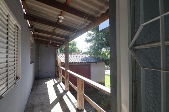 Sacada de casa para alugar com 3 quartos, 100m² em Olaria, Canoas