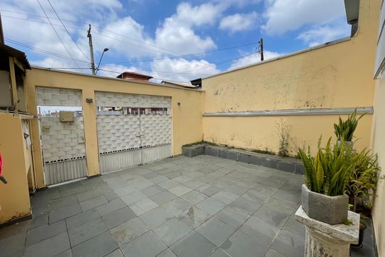 Garagem de casa à venda com 4 quartos, 98m² em Jardim das Vertentes, São Paulo