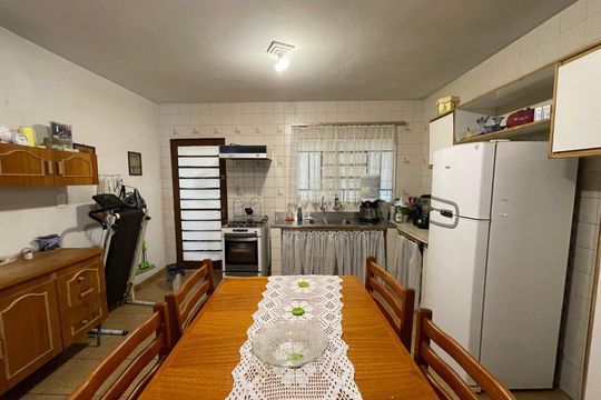 Cozinha de casa à venda com 4 quartos, 98m² em Jardim das Vertentes, São Paulo