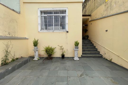 Garagem de casa à venda com 4 quartos, 98m² em Jardim das Vertentes, São Paulo