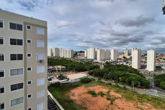 Vista da Sala de apartamento para alugar com 2 quartos, 45m² em Vila Satúrnia, Campinas