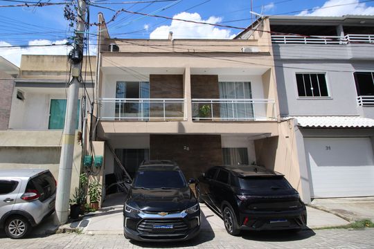 Fachada de casa de condomínio à venda com 2 quartos, 120m² em Jacarepaguá, Rio de Janeiro