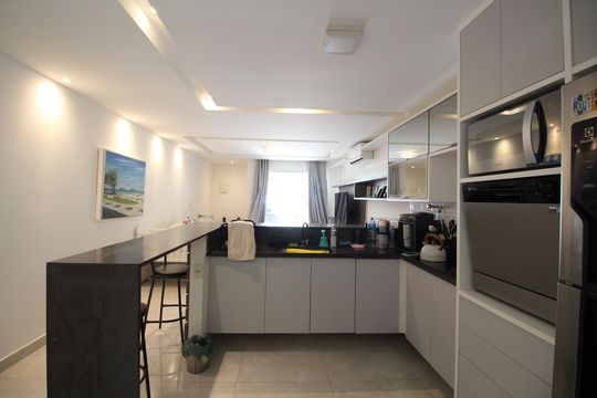Cozinha de casa de condomínio à venda com 2 quartos, 120m² em Jacarepaguá, Rio de Janeiro