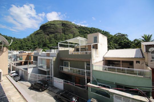 Vista de casa de condomínio à venda com 2 quartos, 120m² em Jacarepaguá, Rio de Janeiro