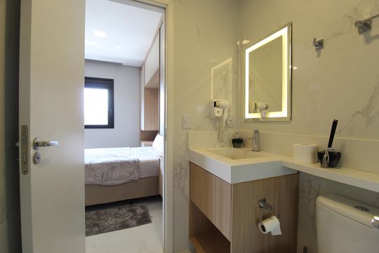 Banheiro da Suíte de kitnet/studio à venda com 1 quarto, 27m² em Vila Olímpia, São Paulo