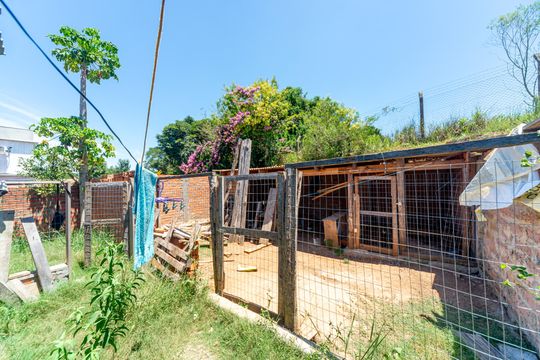 Quintal de casa para alugar com 2 quartos, 216m² em Parque Indio Jari, Viamão