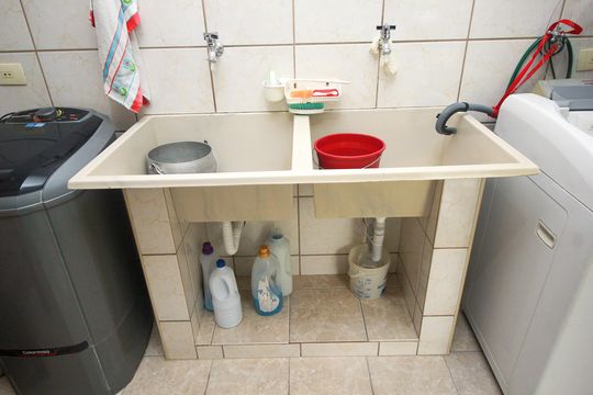 Área de Serviço de casa à venda com 4 quartos, 272m² em Vila Scarpelli, Santo André